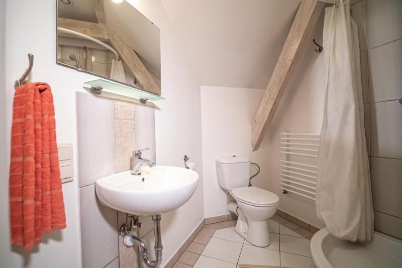 Pod Lipami Hotel Lwowek Slaski Bagian luar foto